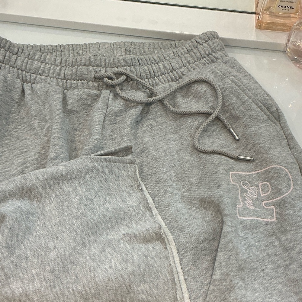 Gray Pink Victoria’s Secret sweatpants Pants (BRAND NEW)